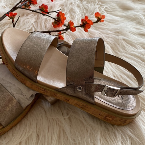 KIM ROGERS new sandals - Picture 2 of 10